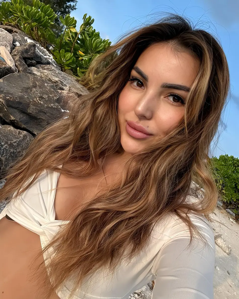 Akerke escort in Hong Kong