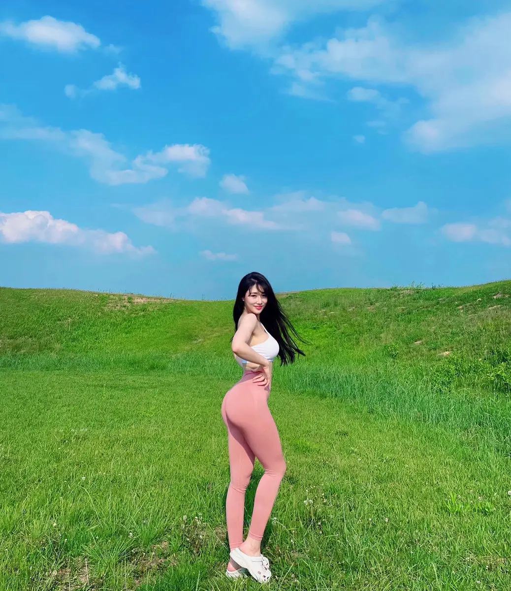 Indira escort in Hong Kong